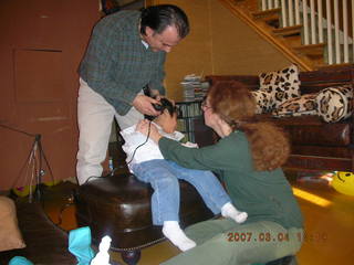 2004-Gaby in Papi's chair