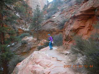 756 6cw. Zion National Park- Observation Point hike (old Nikon Coolpix S3) - Adam