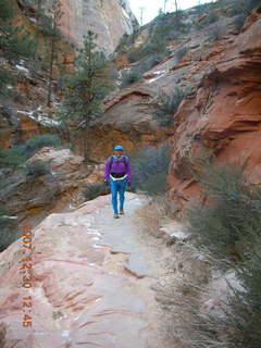 761 6cw. Zion National Park- Observation Point hike (old Nikon Coolpix S3) - Adam