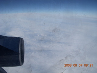 eclipse - wing and engines of Boeing 747