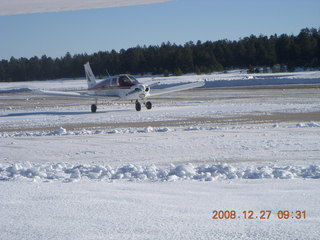 N4372J in the snow at Flagstaff Airport (FLG)