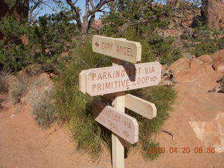 Arches National Park - Devil's Garden hike - signpost