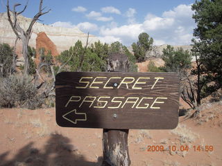 Escalante to Kodachrome - Panorama trail - Secret Passage sign