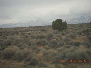 dirt road drive to Anticline Overlook