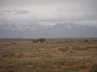 dirt road drive to Anticline Overlook