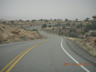 286 7j8. Canyonlands Needles drive in the haze