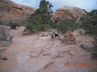 36 7j9. Arches Devil's Garden hike - gigantic cairn -
