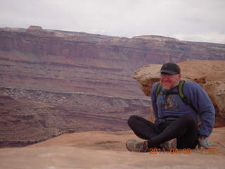 1463 7j9. Dead Horse Point - Big Horn hike - Adam (tripod)