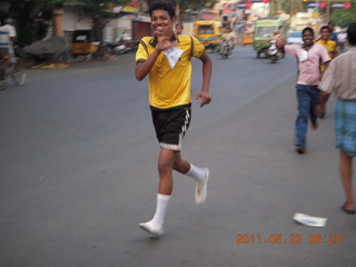 India - Puducherry (Pondicherry) run - no horns sign (?/!)