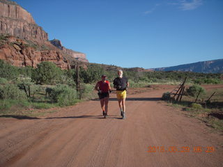 2648 8zv. Gateway morning run - Adam and Mid running