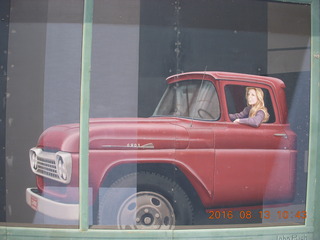 Winslow (INW) breakfast - Route 66 - flatbed Ford