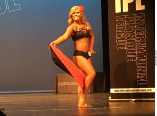 Mesa - International Physique League (IPL) show - main event . Alexandra Bezuyen (18) .