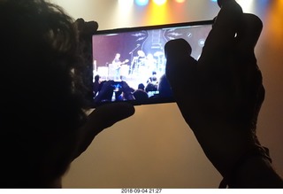 18 a05. Mesa Arts Center - Peter Frampton - cell phone