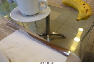 32 a0f. Peru - Aranwa Sacred Valley hotel - cool 90-degree knife