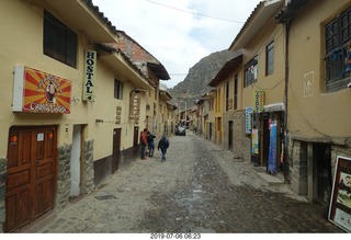 114 a0f. Peru - drive to Aguas Calientes Vistadome Train station