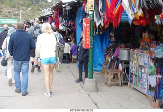 136 a0f. Peru - Aguas Calientes Vistadome Train station