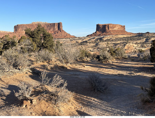 10 a1n. Utah - Canyonlands