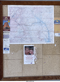 141 a1n. Utah - Hanksville - sign and map