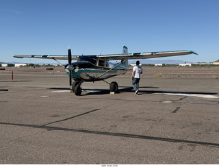 325 a2n. DVT - handsome old Cessna 182