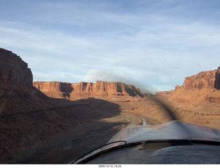 324 a2q. aerial - Utah - backcountry flying