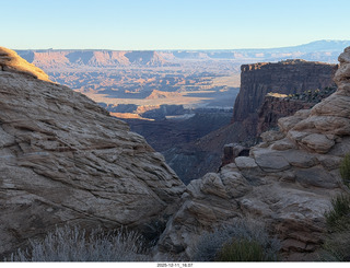 436 a2q. Utah - Canyonlands National Park - Mesa Arch
