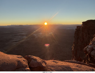 521 a2q. Utah - Canyonlands National Park - sunset
