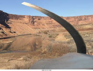 38 a2q. aerial - Utah - Mineral Canyon airstrip landing