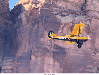 95 a2q. Utah - Mineral Canyon - yellow Husky NII8WY