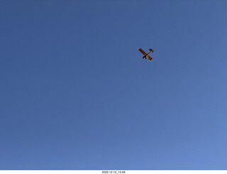 383 a2q. Utah - Hidden Splendor hike - yellow Husky NII8WY