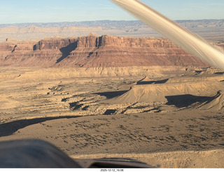 607 a2q. aerial - Utah - canyonlands